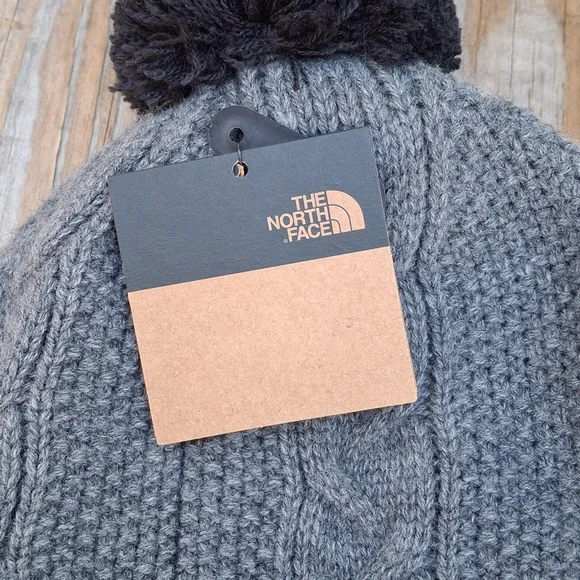 The North Face Cable Knit Beanie Hat. NWT - Picture 6 of 7
